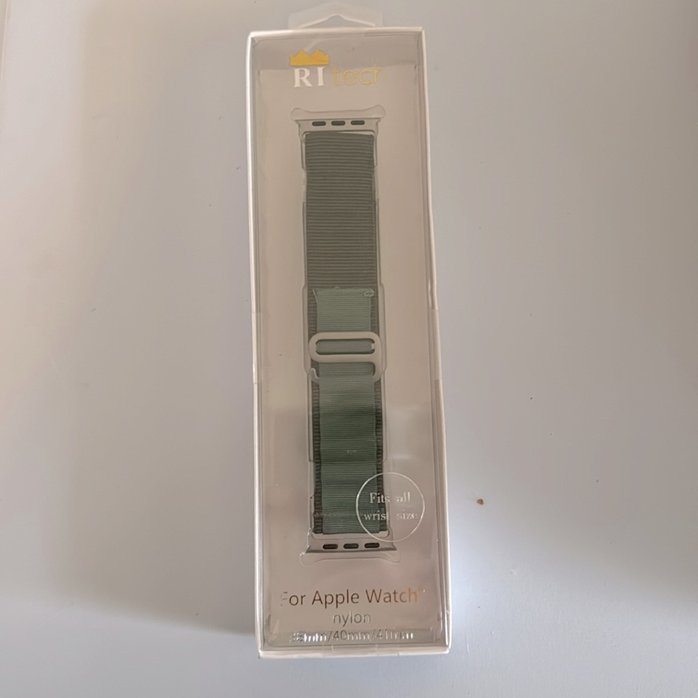 NWT RI TECH APPLE WATCH BAND